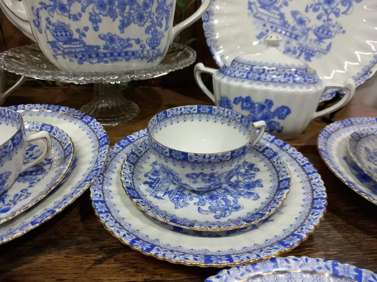 TAZA DE TE PORCELANA AZUL Y BLANCO SAXONIA