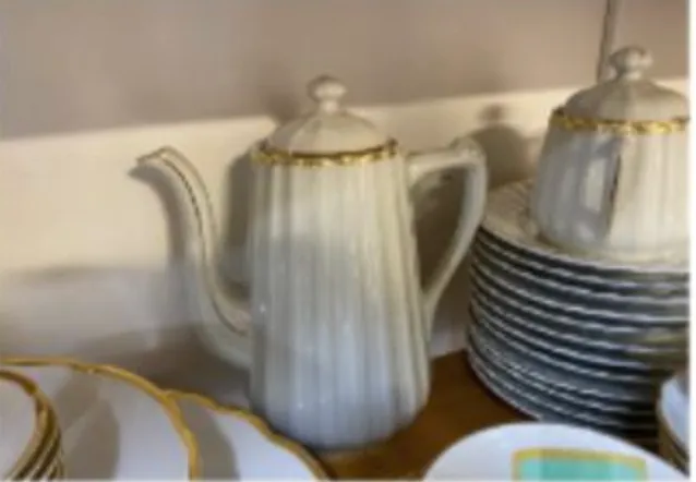 TETERA PORCELANA BORDE ORO