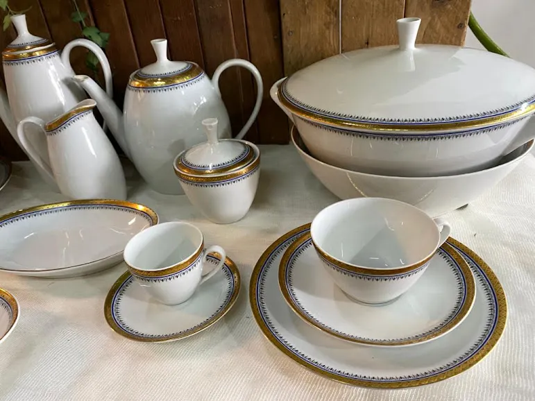 TAZAS DE TE VERBANO CORONA AZUL Y ORO