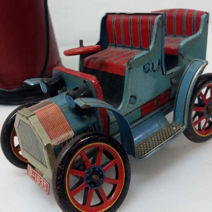 AUTITO DE LATA ANTIGUO. FORD T  Lago 15cm x 6 cm Ancho