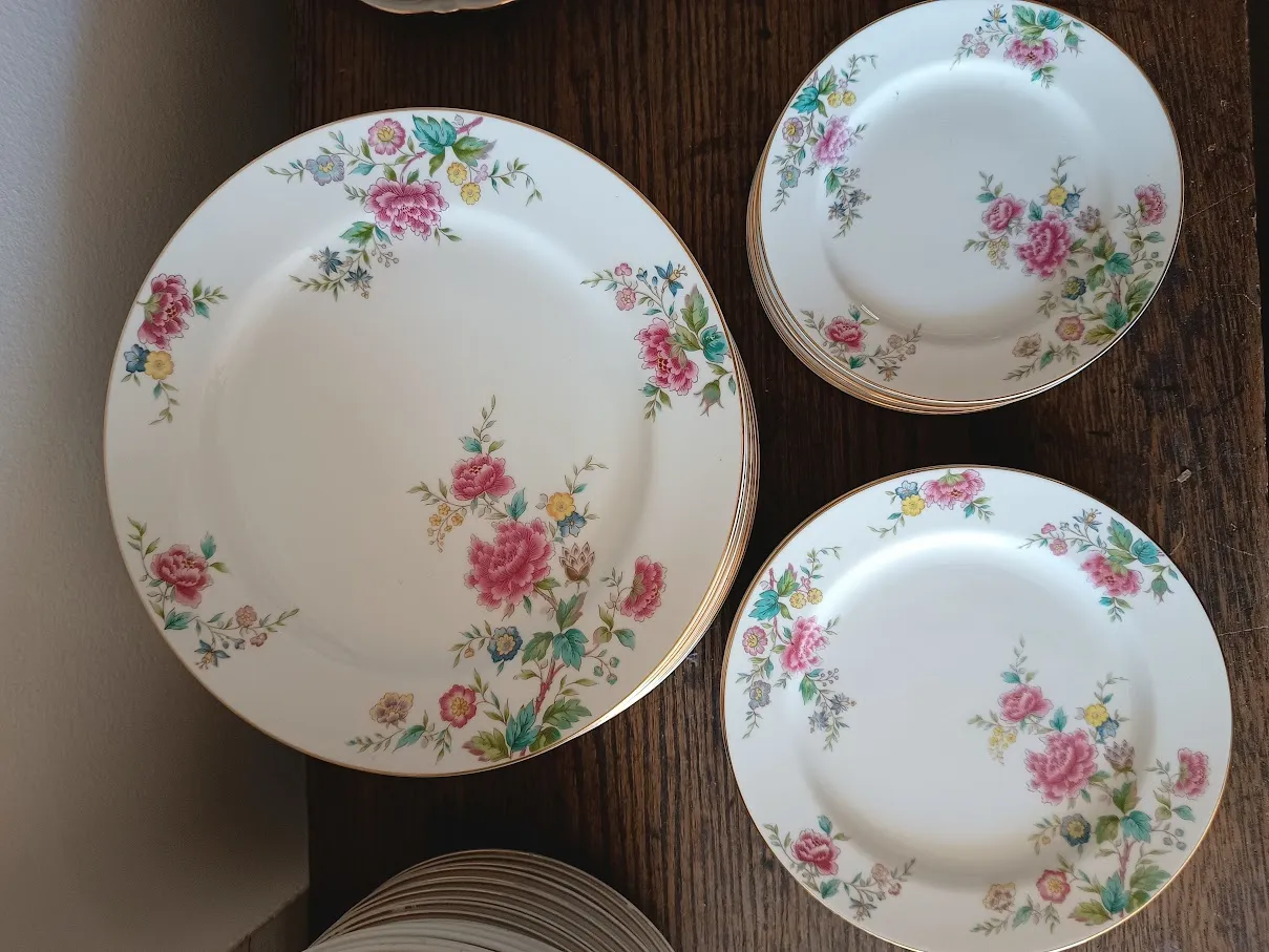 PLATO POSTRE NORITAKE PEONY - 16 CM