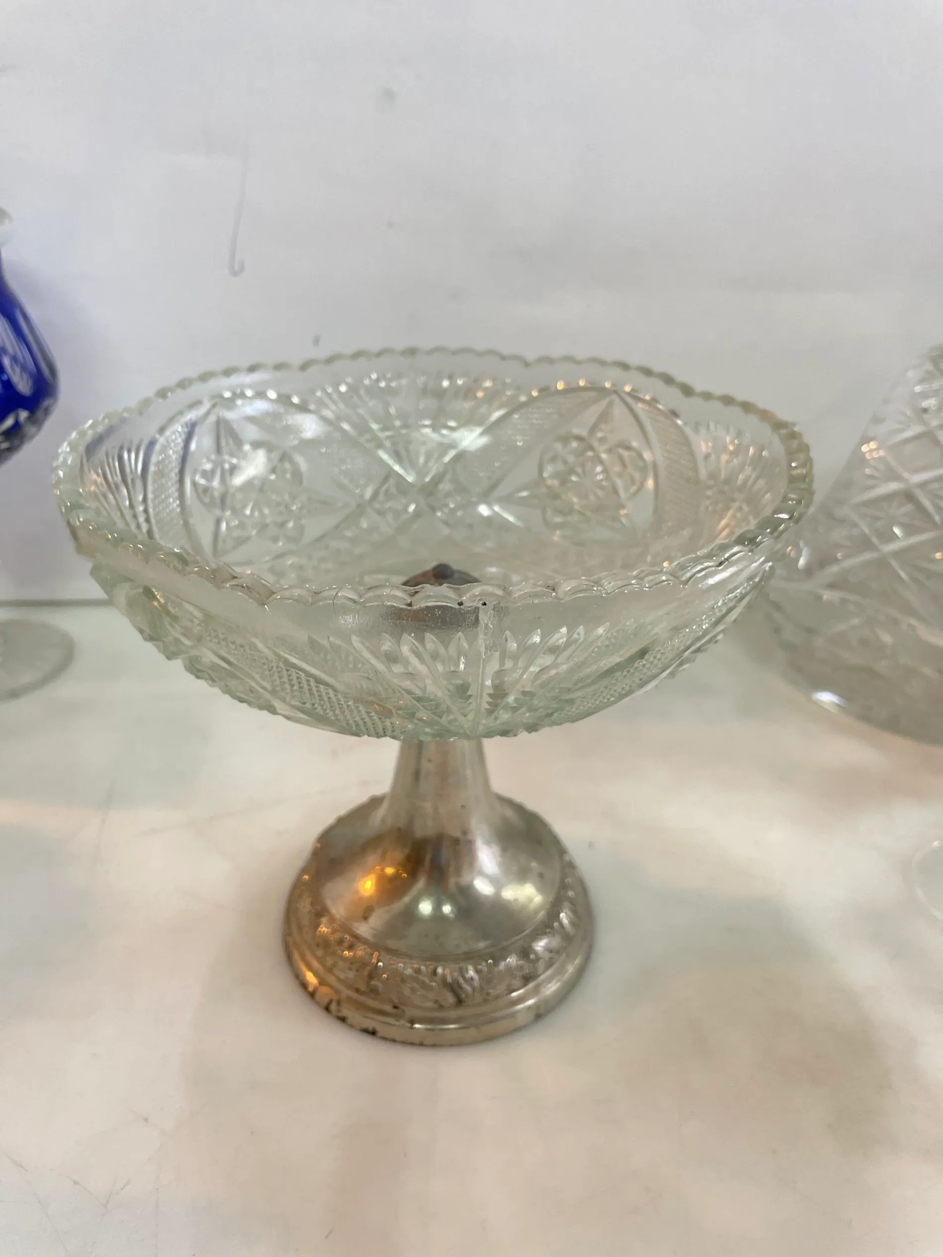 CENTRO CRISTAL TALLADO PIE PLATA ALT 16 DIAM 21 (CPAC)