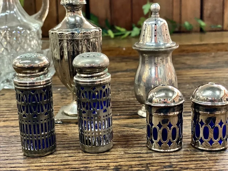 SALERO / PIMENTERO PLATA CALADA Y AZUL "GRANDES"   SP 06 alt. 7 CM