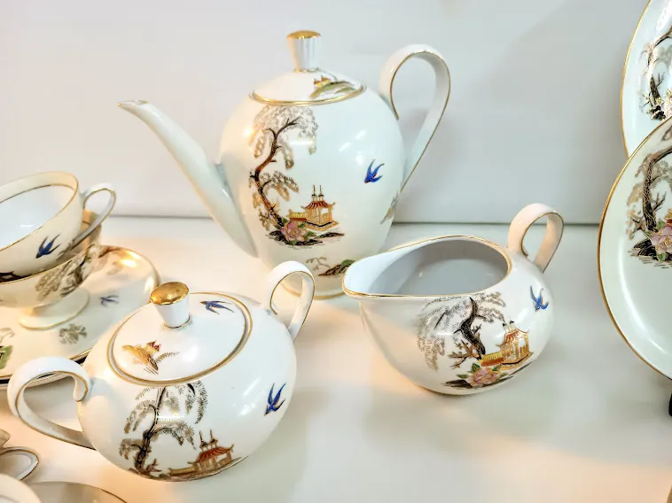 LECHERA PORCELANA TSUJI  PINTADO A MANO "NIPPON"