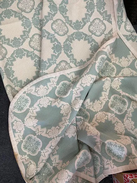 COLCHA ESPAÑOLA PADUANA 2.44 X 2.45 CM