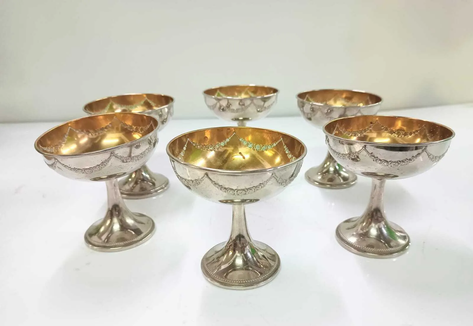 COPA CHAMPAGNE PLATA   CON GUIRNALDA "05"  D. 9.5 X 10 CM ALT.