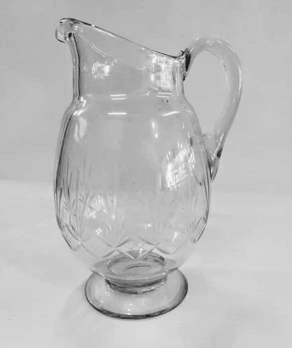 JARRA  DE CRISTAL TALLADO CON BASE "JCT3"