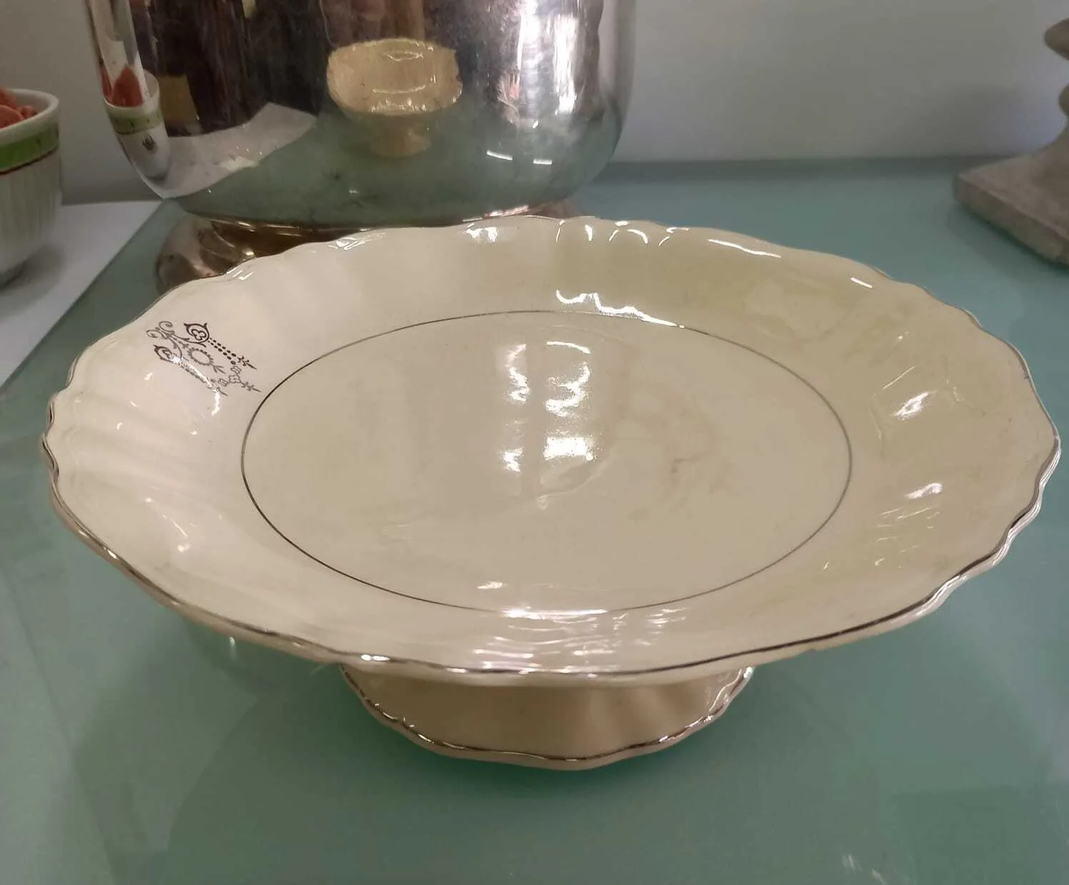 PIE DE TORTA  PORCELANA  INGLESA  Diam 23 cm Alto  8 cm