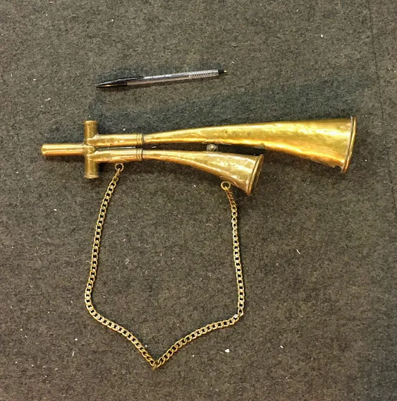 CORNETA  DOBLE LATON CON CADENA DORADA