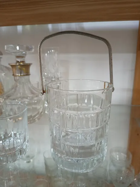 HIELERA DE CRISTAL TALLADO ASA METALICA Boca 10 x  13 cm alt.