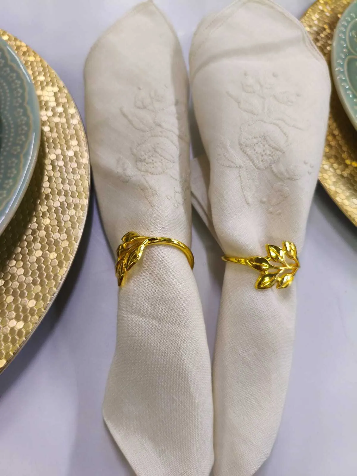 ARO SERVILLETERO DORADO HOJAS - Diam 4 CM 