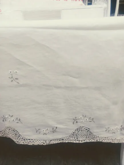 MANTEL LINO NATURAL BORDE CROCHET   MLC3   270 X 160 CM 