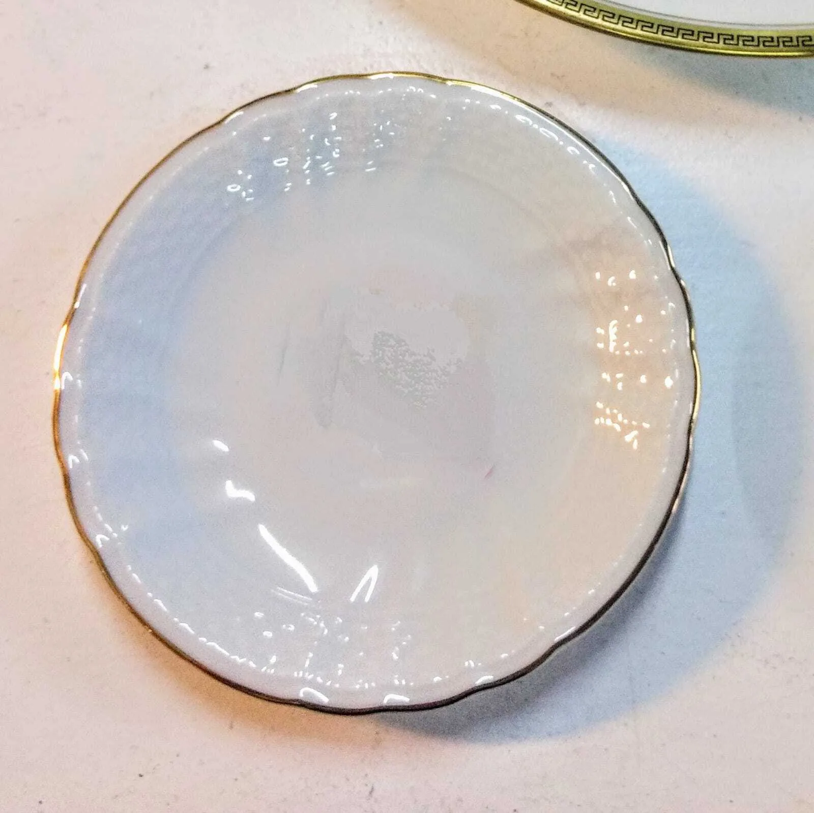 PLATITOS DE PAN PORCELANA BORDE ORO -12 CM