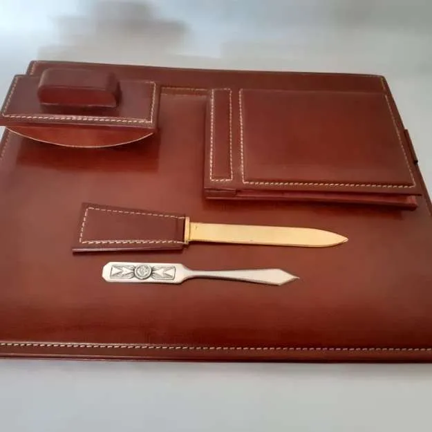 ESCRIBANIA CARPETA DE CUERO SUELA 45X 36 CM