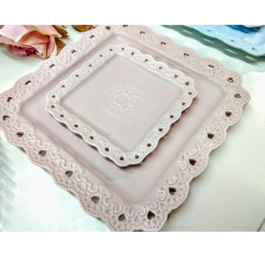 BANDEJA CUADRADA  ROSA PASTEL " CORAZONES" 25 X 25