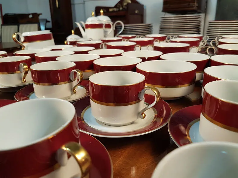 TAZA DE TE VERBANO ROJO Y ORO