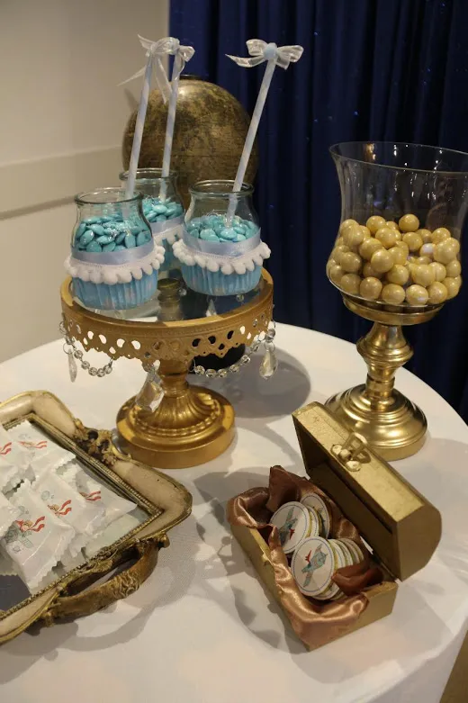 PIE DE TORTA "ORO REAL" REDONDO CHICO diam 19. Alt.17 (CO003)