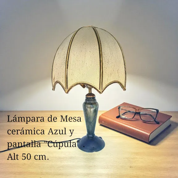 LAMPARA DE MESA  AZUL PANTALLA CUPULA ." LMC" alt. 50 cm