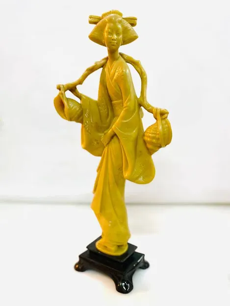 FIGURA  FEMENINA CHINA CON CARACOLES  45 CM 