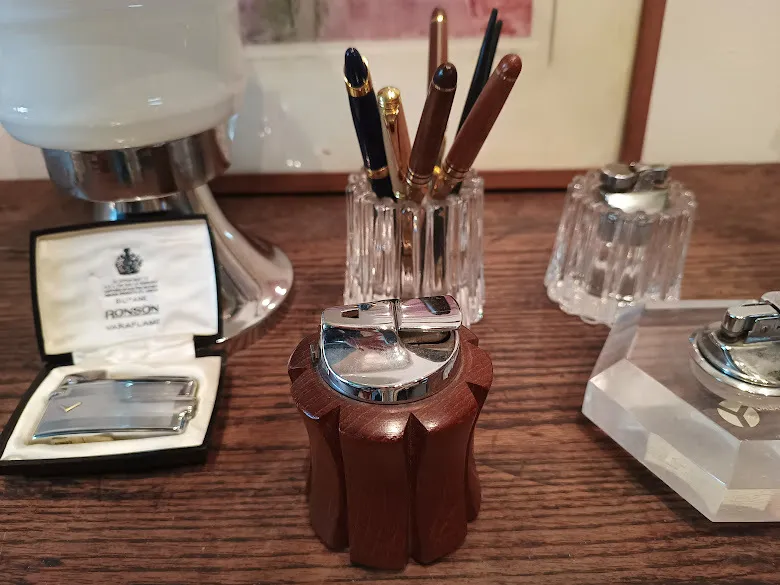 ENCENDEDOR DE MESA MADERA CIRCULAR "RONSON"