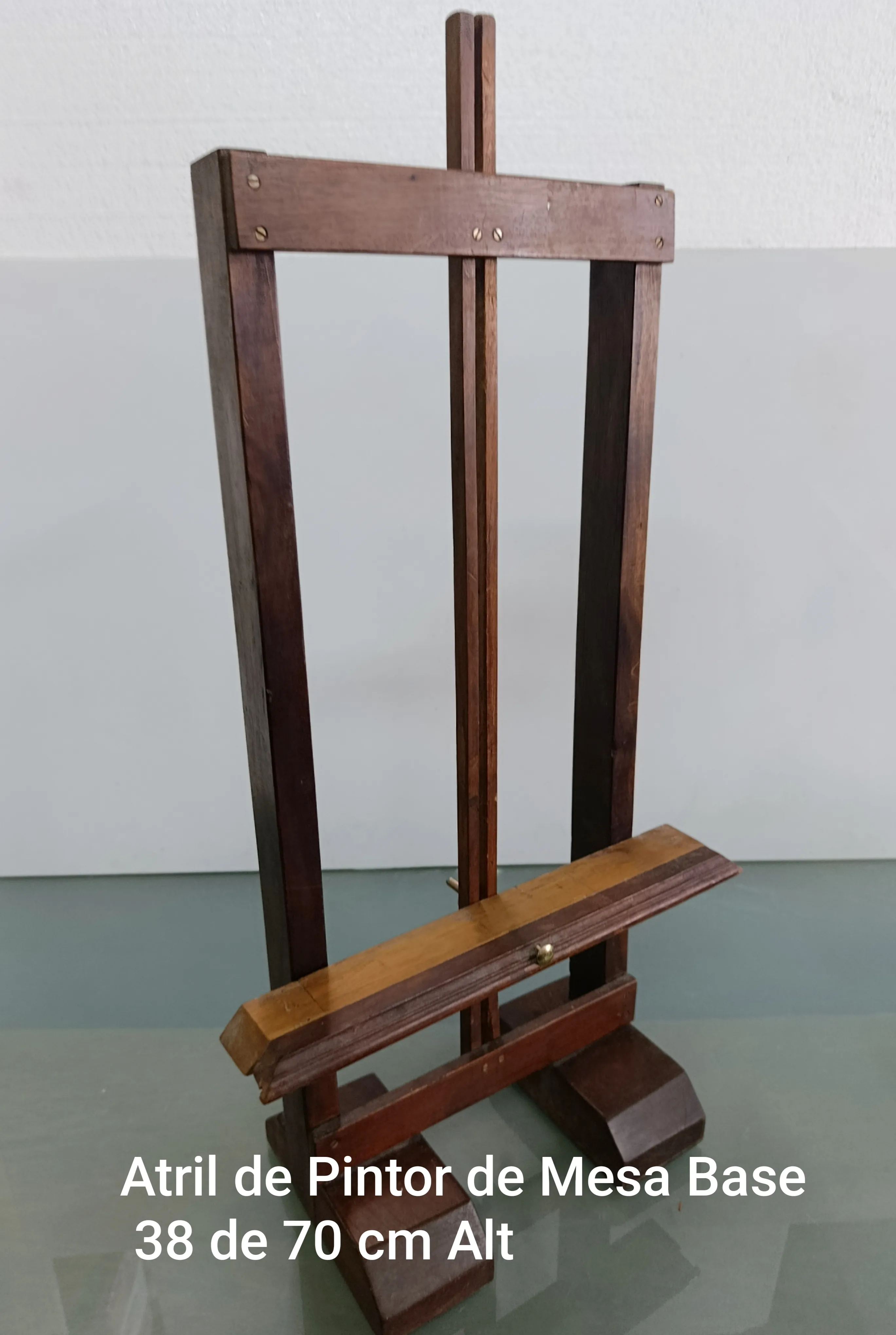 ATRIL DE PINTOR DE MESA  Base 38 cm x 70 cm Alt.