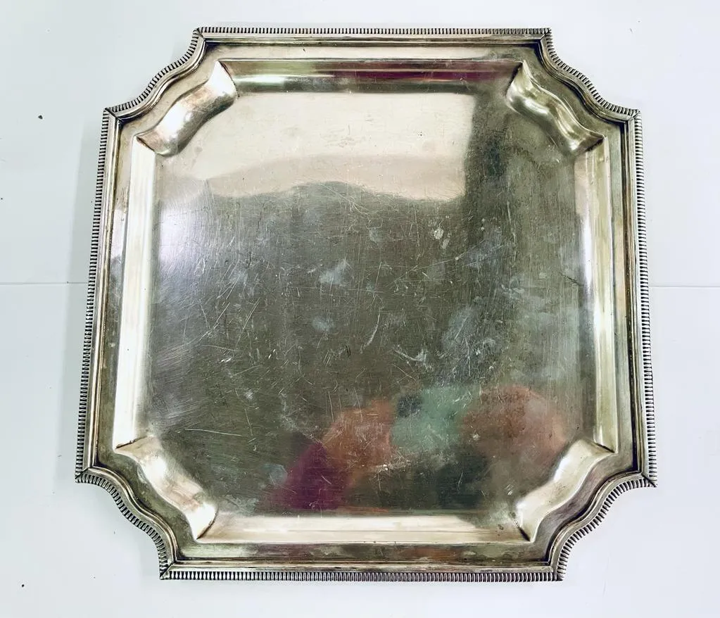 BANDEJA PLATA  ANTIQUE VERTICES "BPR34V" 34 X 34