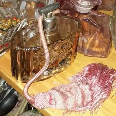 PERFUMERO ANTIGUO CON VAPORIZADOR  ROSA