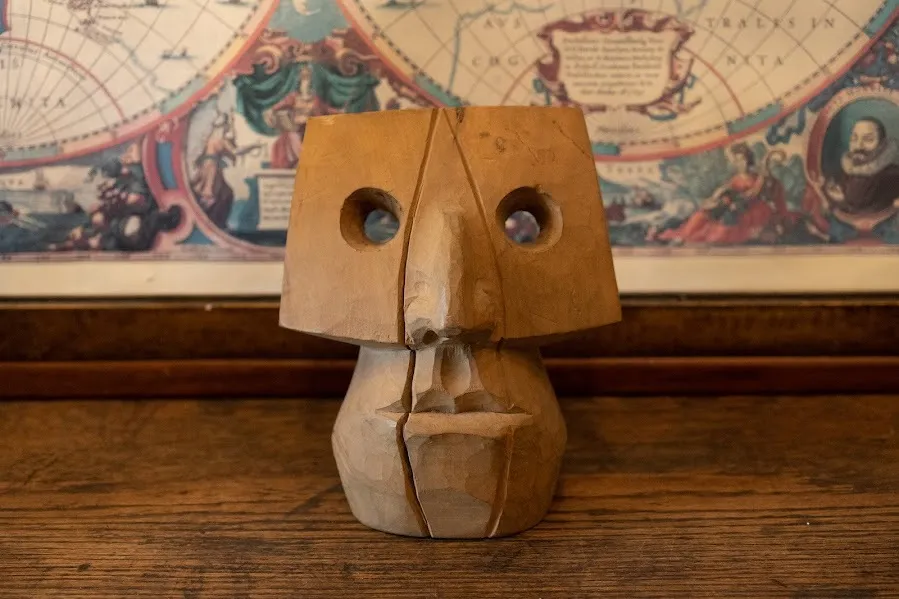 FIGURA TALLA EN  MADERA DE MAGNOLIA "ROSTRO"   BASE 8 X 16 CM ALT "FTM" 