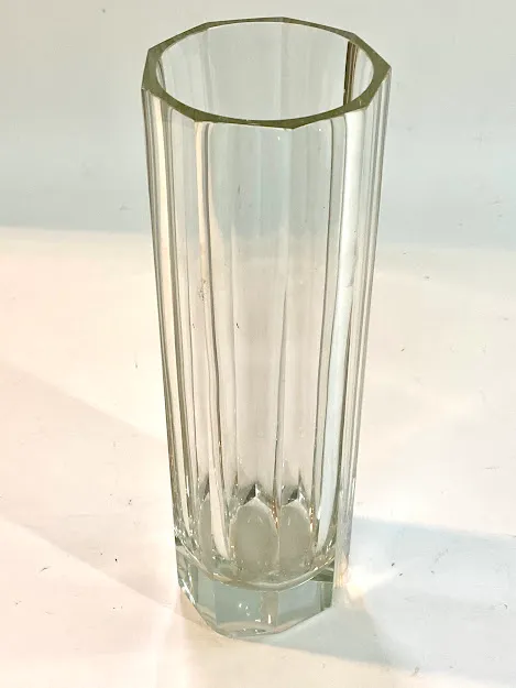 FLORERO  CRISTAL ANTIGUO FACETADO "FCAF9" 9 X 31 CM