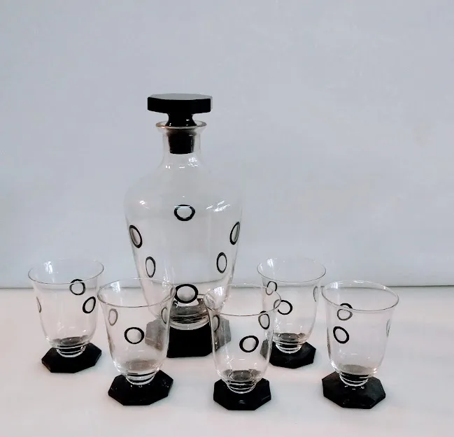 LICORERA CON 4 COPITAS CRISTAL  NEGRO - ART DECO