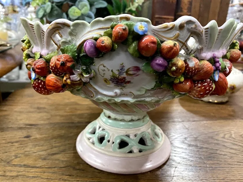 CENTRO DE MESA CERÁMICA CAPODIMONTE "FRUTAL"