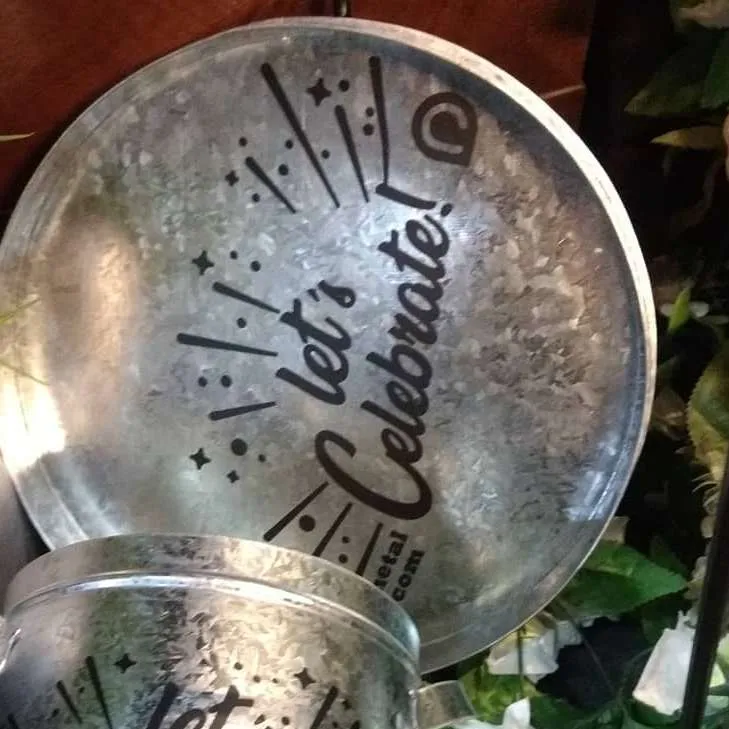 BANDEJA DE ZINC -Lets Party Diam. 33cm