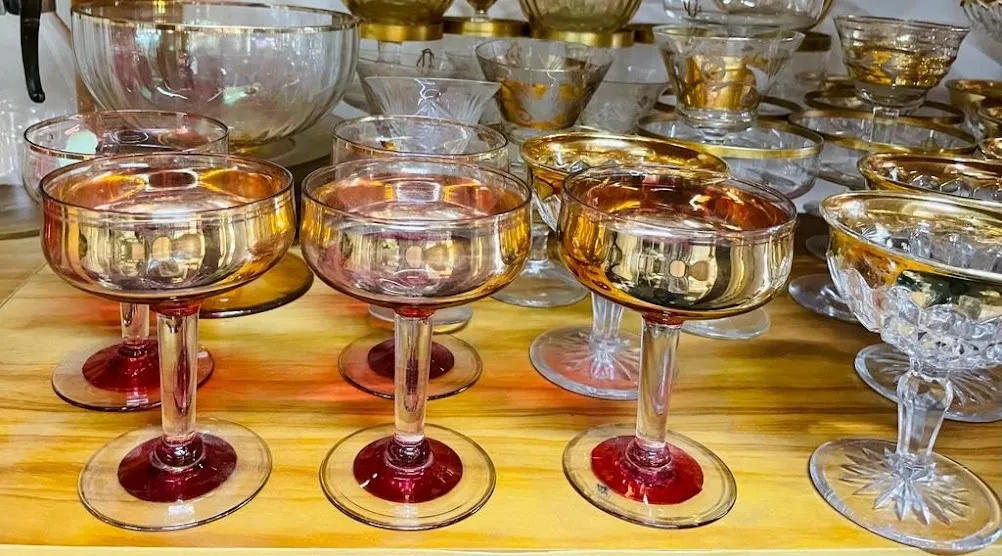 COPA  M. ANTONIETA CRISTAL ROJO FRANJA ORO  "CRO" D. 8 X 11 CM ALT