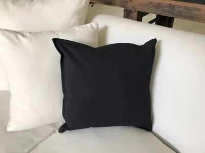 ALMOHADON NEGRO LISOS 40 X 40 CM (ANC)