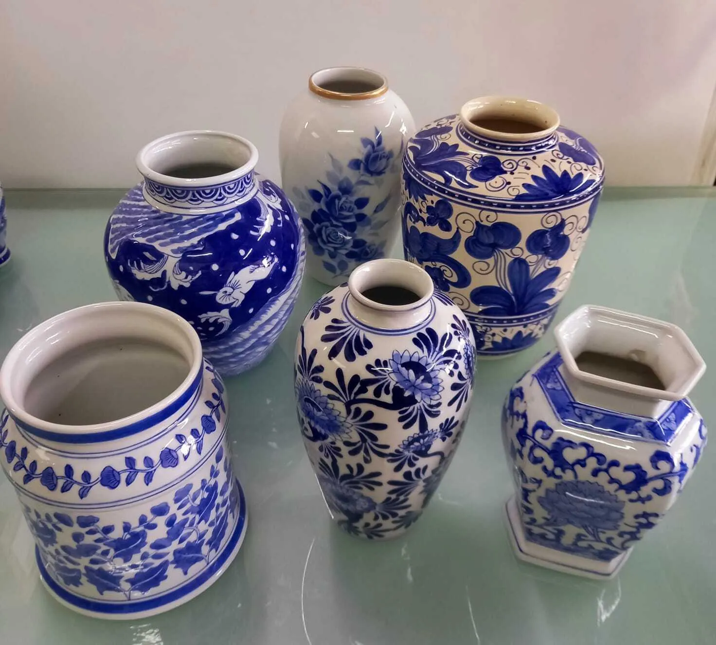 Floreros  Azules  Mix  Diam 8 cm Alto  20 cm 