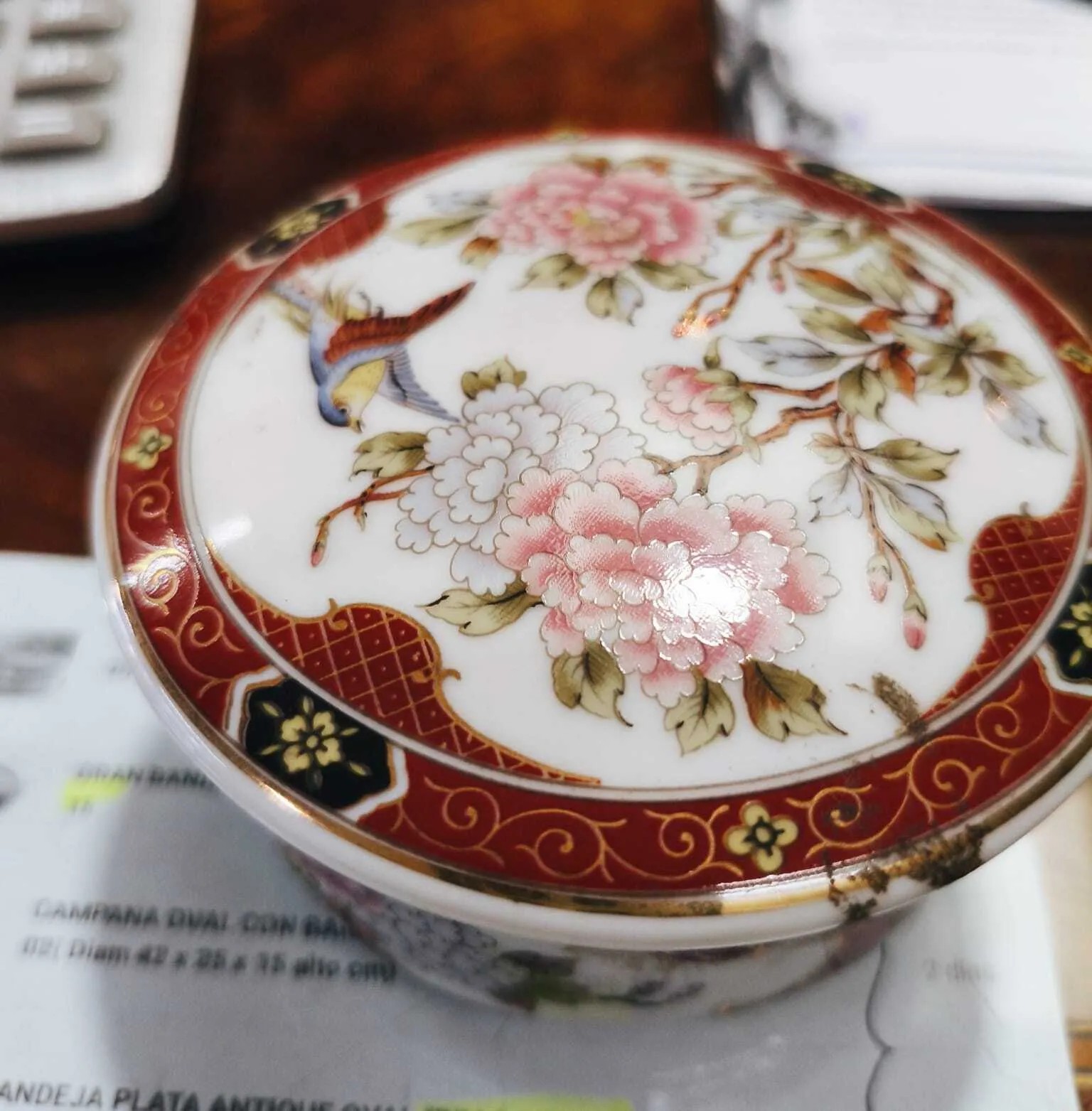 CAJA DE PORCELANA  REDONDA  CON TAPA FLOR Y PAJARO "JAPAN"  10  X 5 ALTO