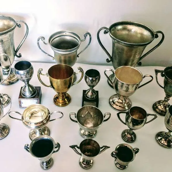 TROFEOS ANTIGUOS VARIOS CHICOS (6 A 12 CM)