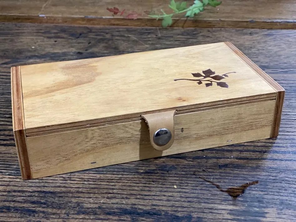 CAJA DE MADERA ROBLE CLARO CON HOJA 22 X 10 X 4,5 cm alt