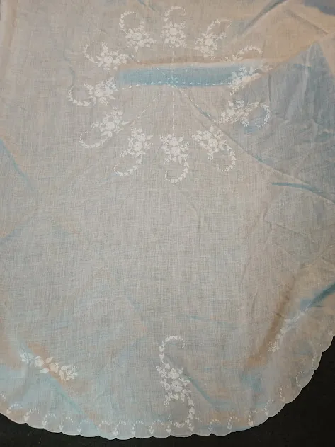 MANTEL REDONDO LINO BORDADO   1.20  MLB1