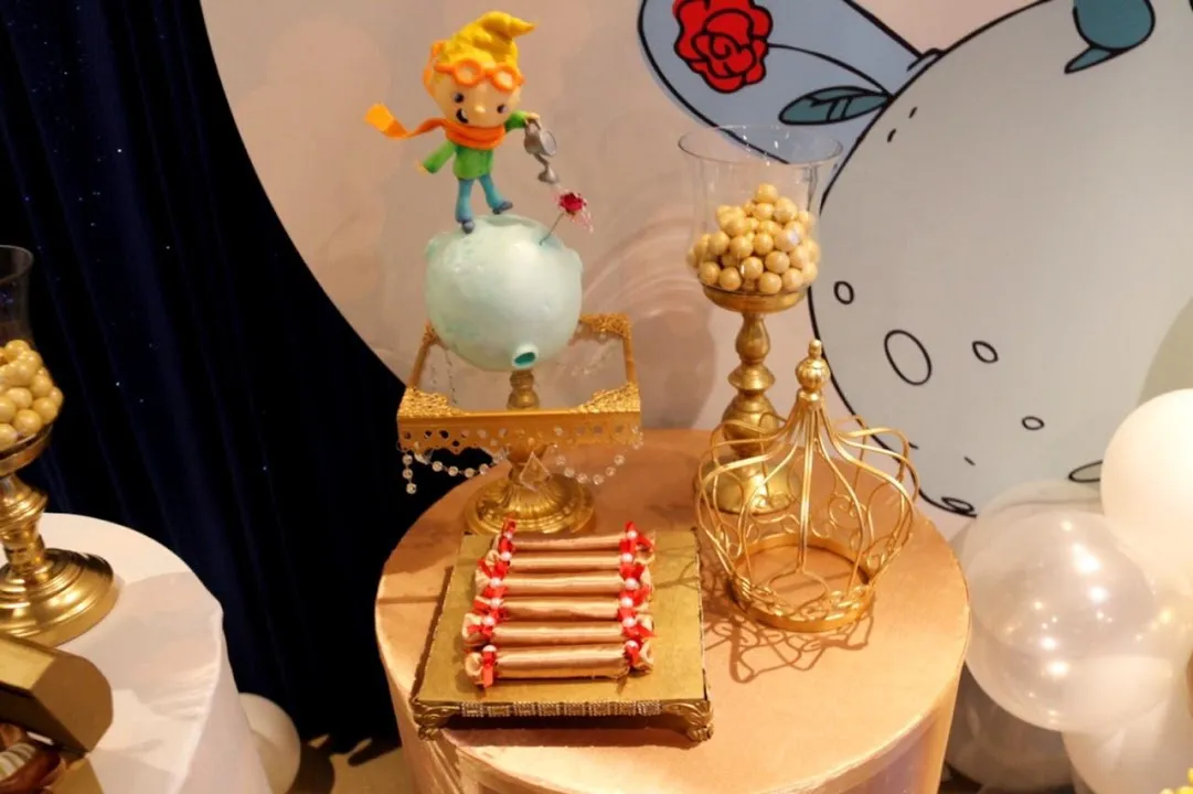 Pie de torta "ORO REAL" CUADRADO CHICO CAIRELES 19x19x17 (CO006)