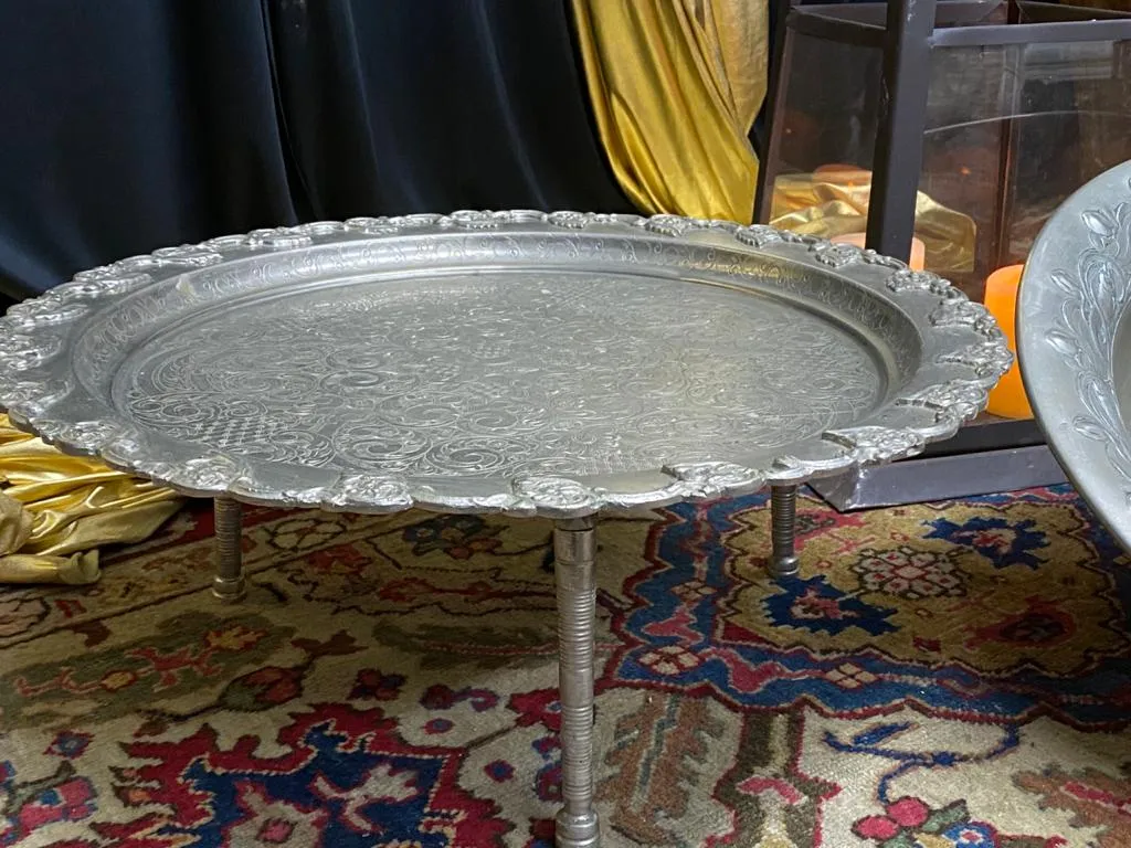 MESITA ORIENTAL METAL LABRADO diam 0.50 alt  0.15 cm