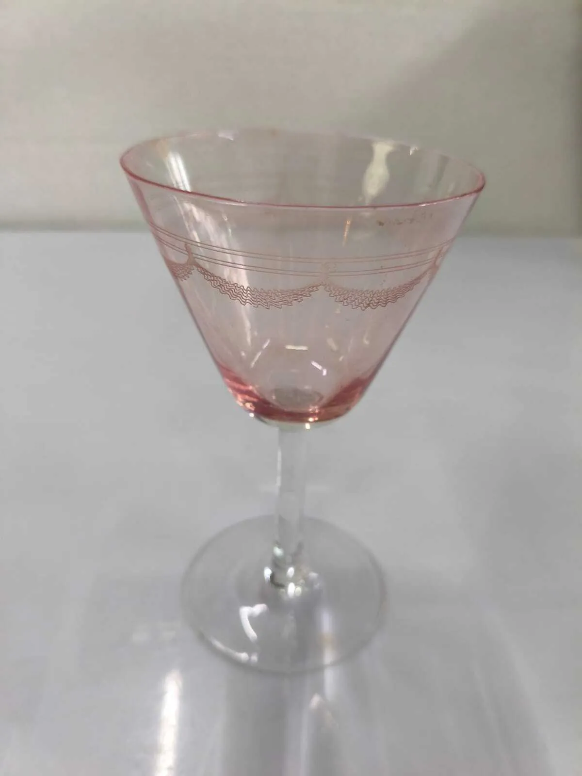 COPA ROSA  GRABADO AL ACIDO  Diam  8.5 cm Alto 14.5 cm 