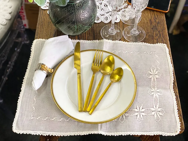 INDIVIDUAL RECTANGULAR  BORDADO EVITA