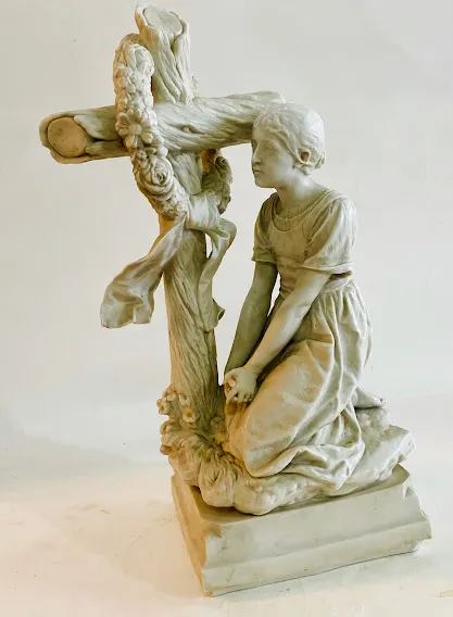 FIGURA RELIGIOSA MUJER EN LA CRUZ COD.7