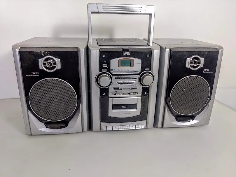 RADIO GRABADOR CON CASETERA JWIN 25 X 20 X 55 CM