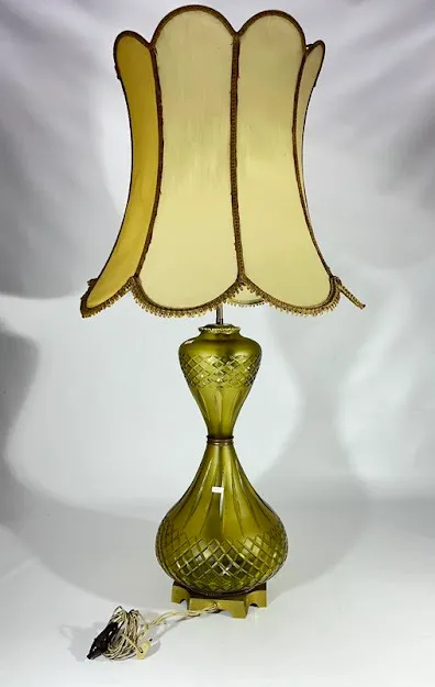 LAMPARA ANTIGUA CRISTAL TALLADO VERDE  ALT 50 CM "LAMP 08 "