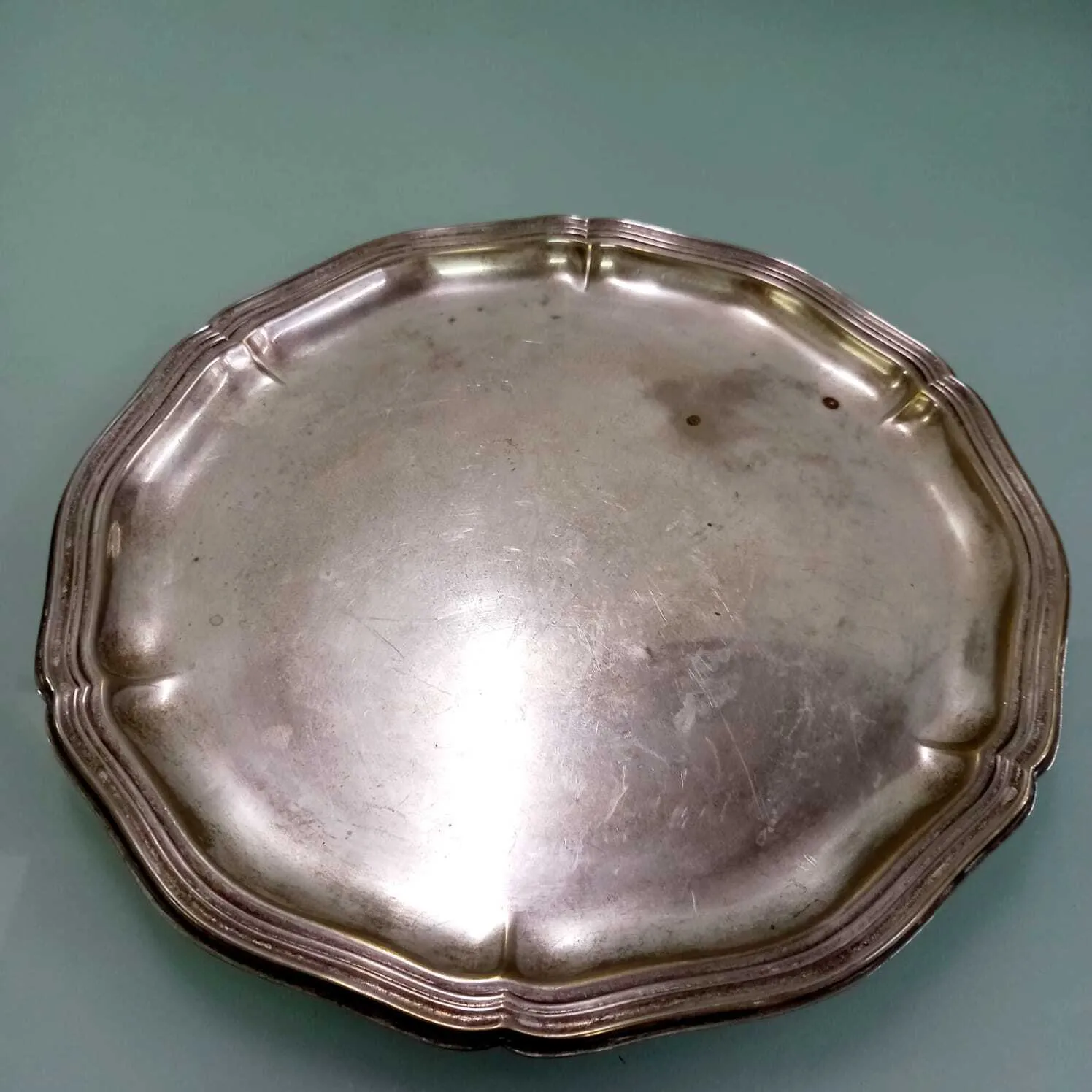 BANDEJA REDONDA PLATA ANTIQUE "BRPA28" Diam 28 cm 