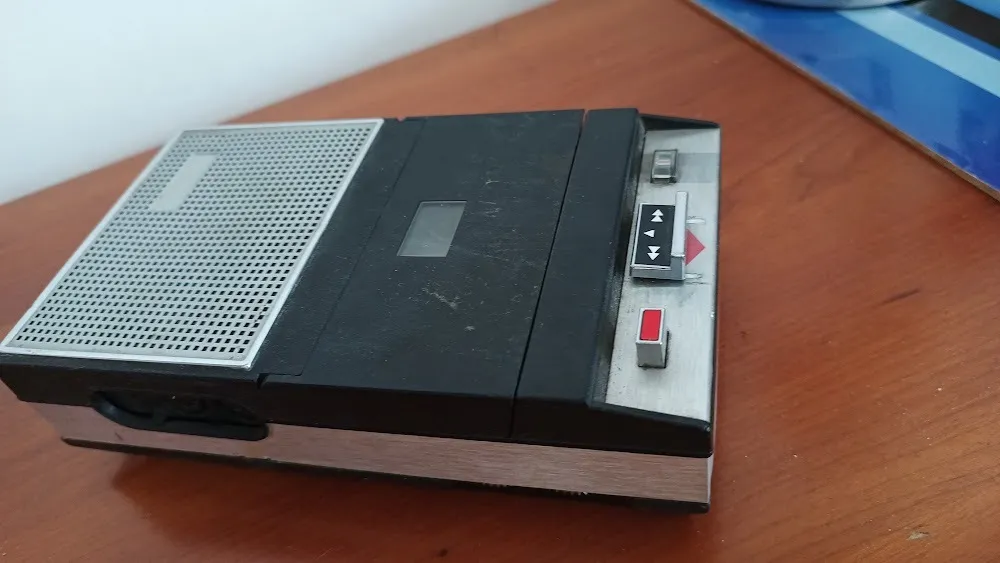 PASACASETTE PORTATIL RETRO 