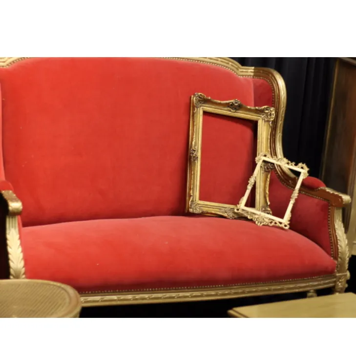 SILLÓN  2 CUERPOS- CANAPE IMPERIAL PANA ROJA + DORADO - 1.30 X 0.60  Alt 1.15 mt