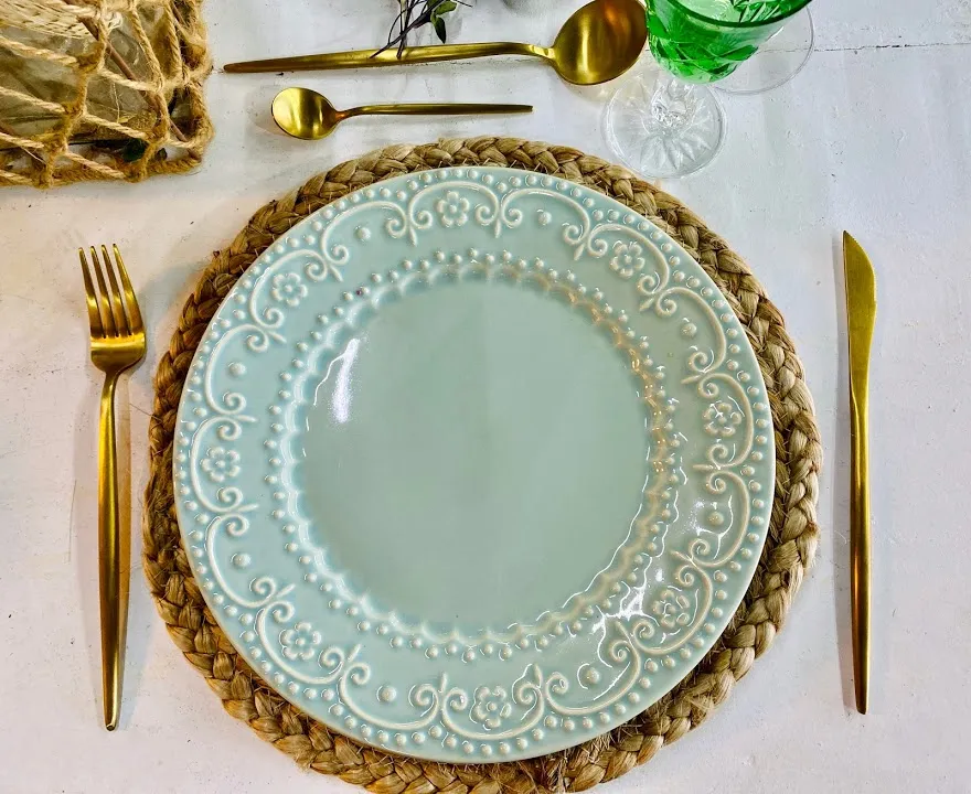 PLATO PRINCIPAL CERÁMICA VERDE JADE RELIEVE  26 CM